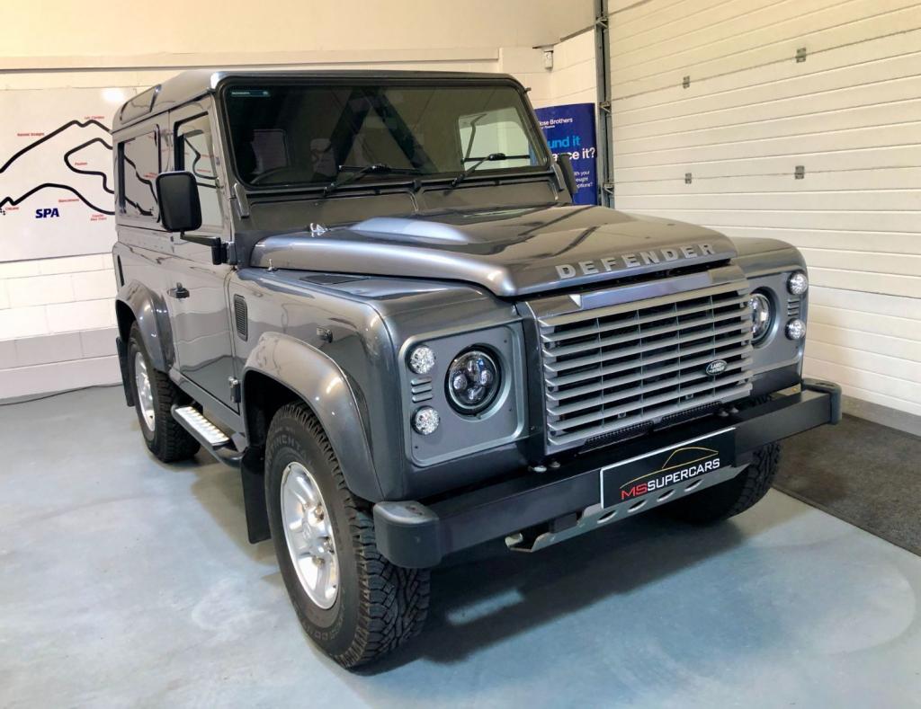 LAND ROVER DEFENDER 90