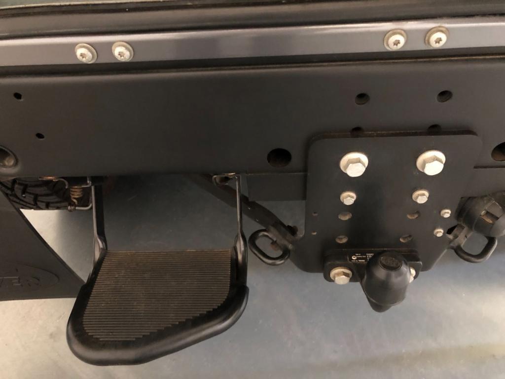 LAND ROVER DEFENDER 90