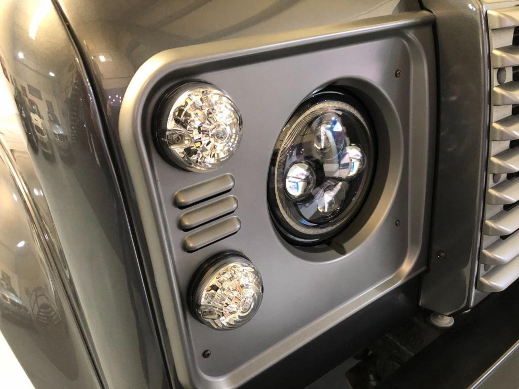 LAND ROVER DEFENDER 90