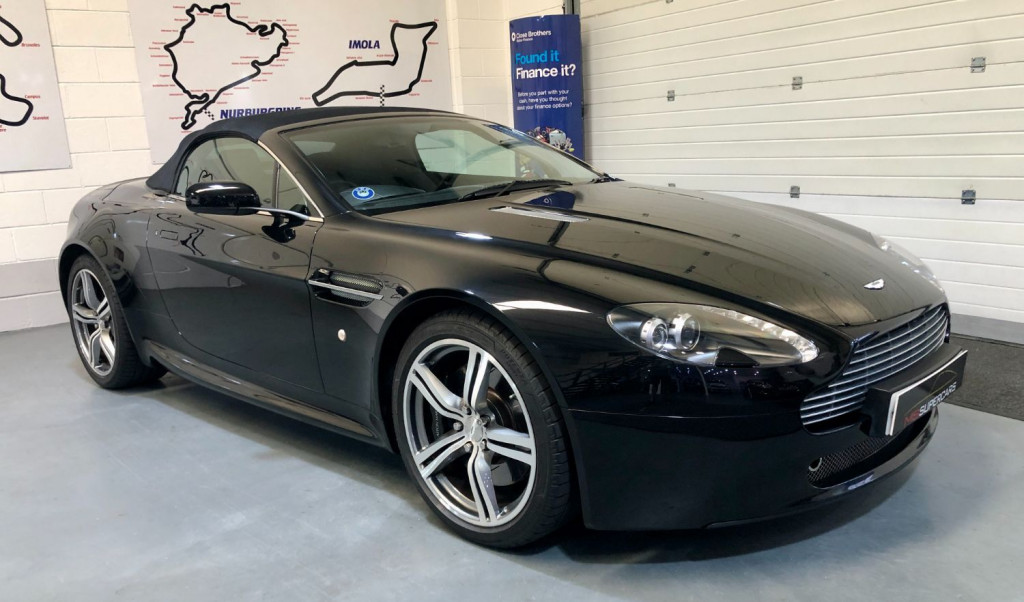 ASTON MARTIN VANTAGE