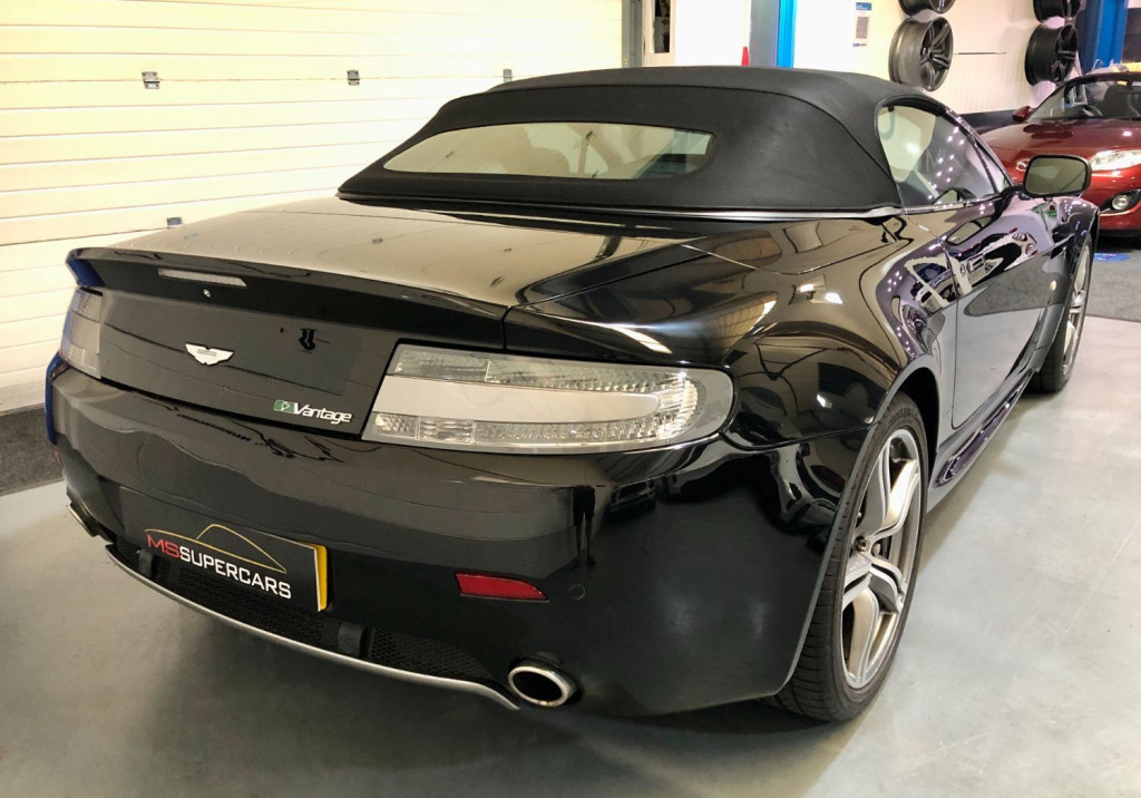 ASTON MARTIN VANTAGE