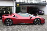 FERRARI SF90 STRADALE
