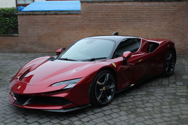 FERRARI SF90 STRADALE
