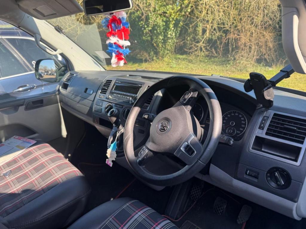 VOLKSWAGEN TRANSPORTER