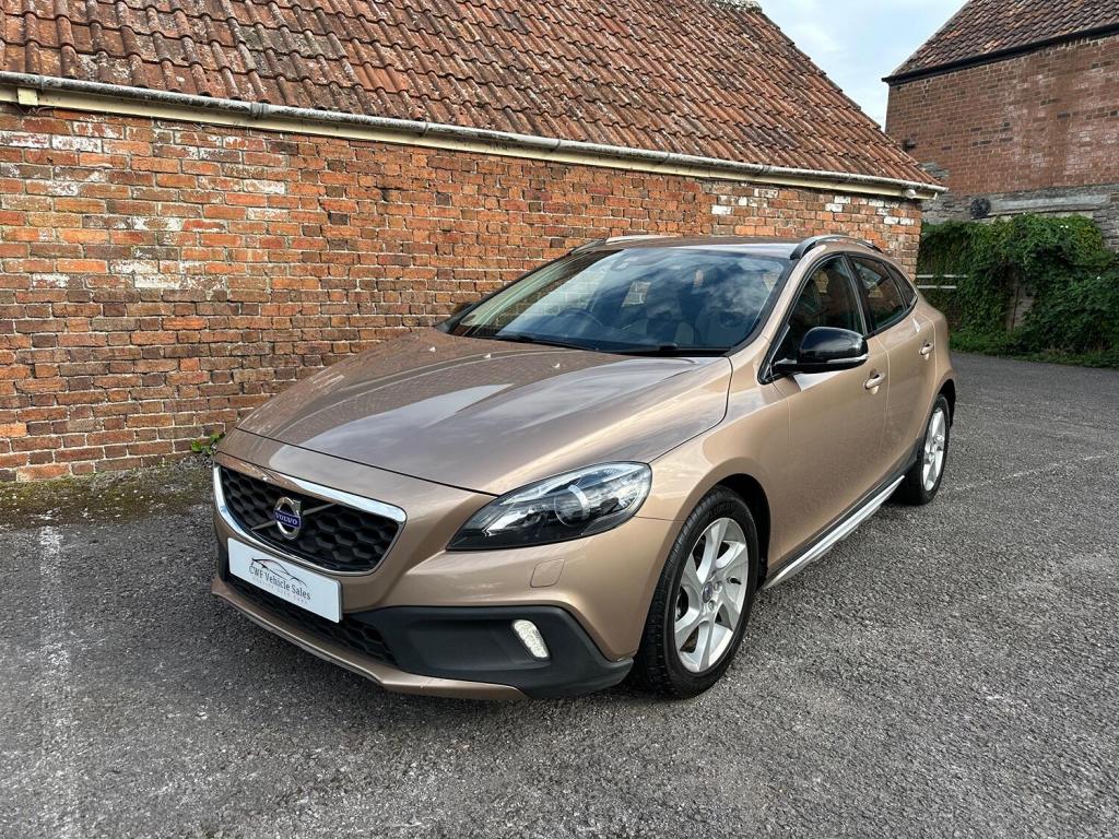 VOLVO V40 CROSS COUNTRY