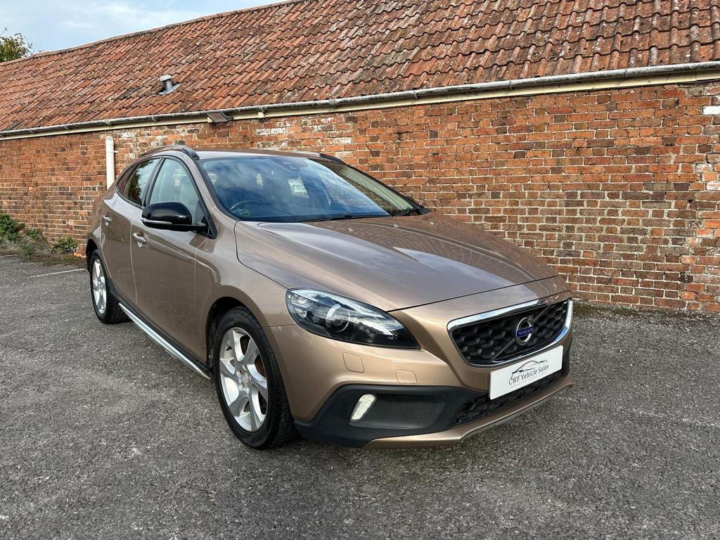 VOLVO V40 CROSS COUNTRY