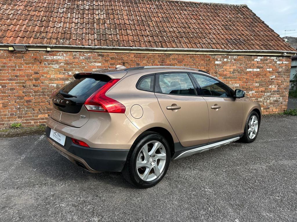 VOLVO V40 CROSS COUNTRY
