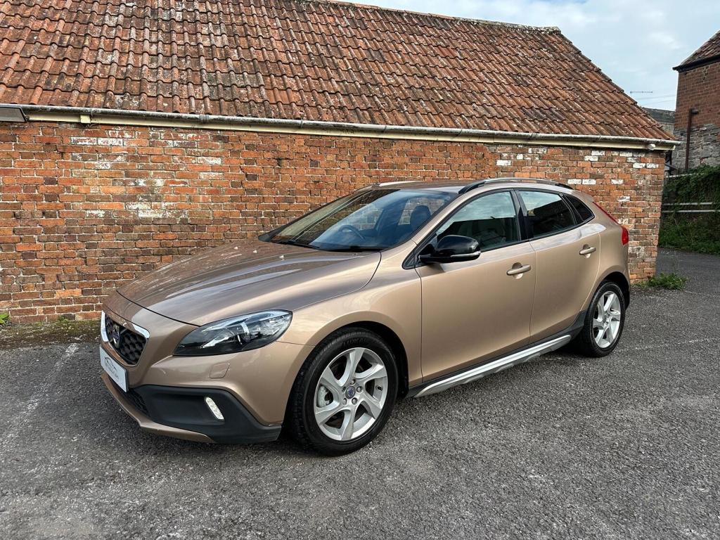 VOLVO V40 CROSS COUNTRY