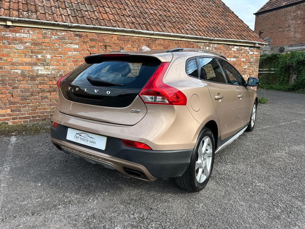 VOLVO V40 CROSS COUNTRY