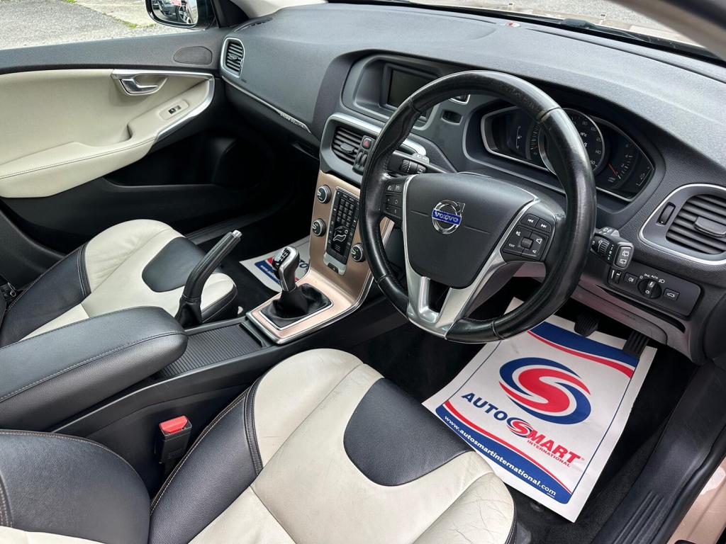 VOLVO V40 CROSS COUNTRY