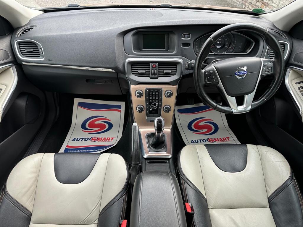 VOLVO V40 CROSS COUNTRY