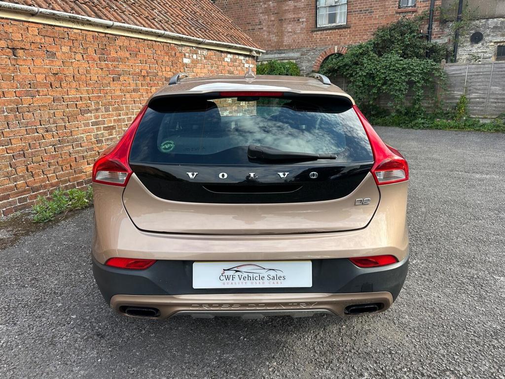 VOLVO V40 CROSS COUNTRY