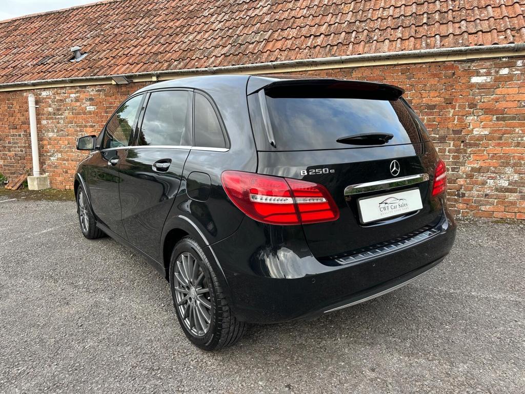 MERCEDES-BENZ B CLASS