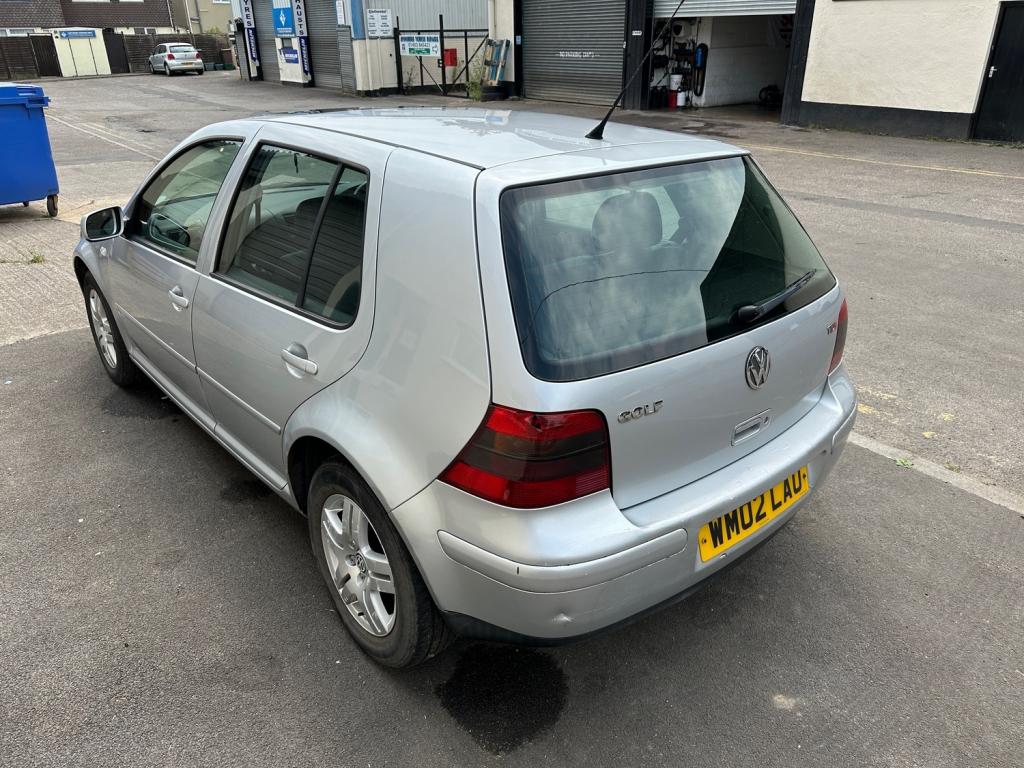 VOLKSWAGEN GOLF
