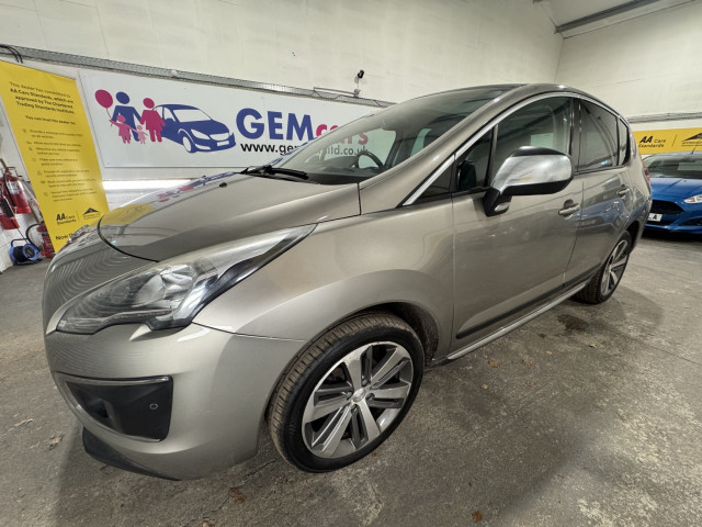 PEUGEOT 3008