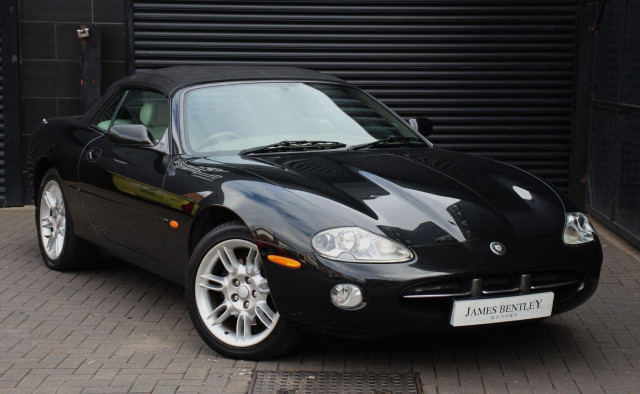 JAGUAR XK8