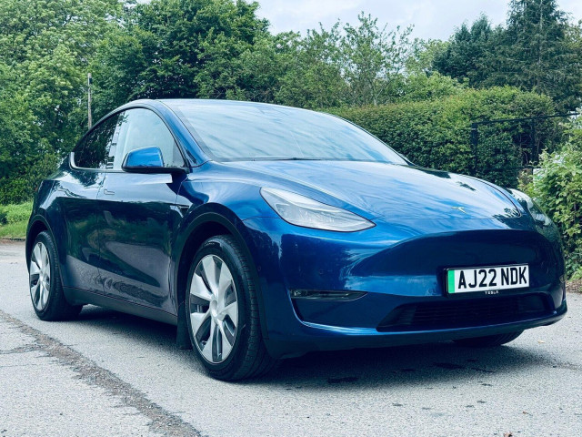TESLA MODEL Y