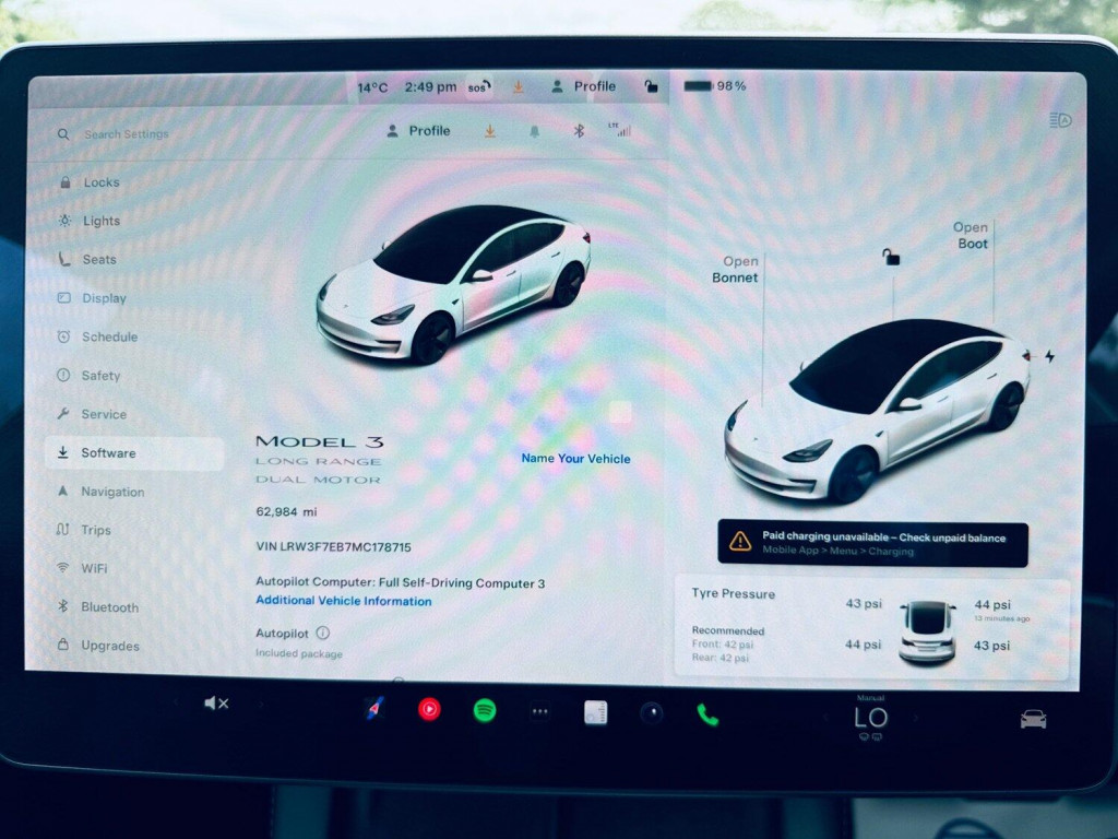 TESLA MODEL 3