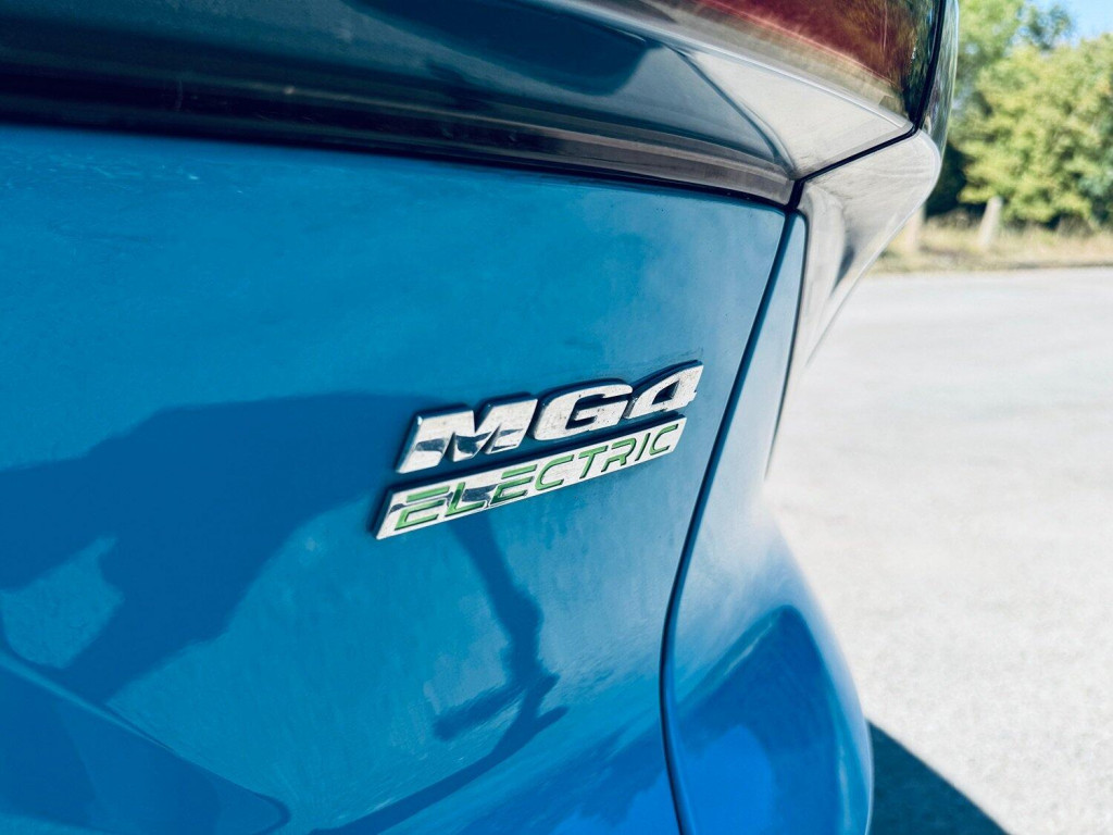 MG MG4