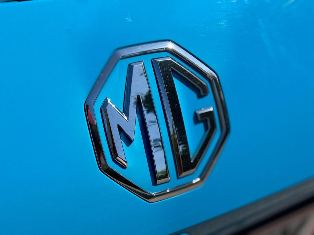 MG MG4
