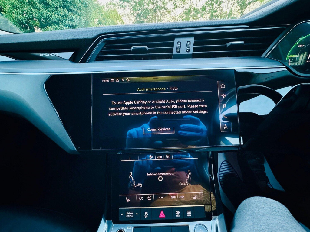 AUDI E-TRON