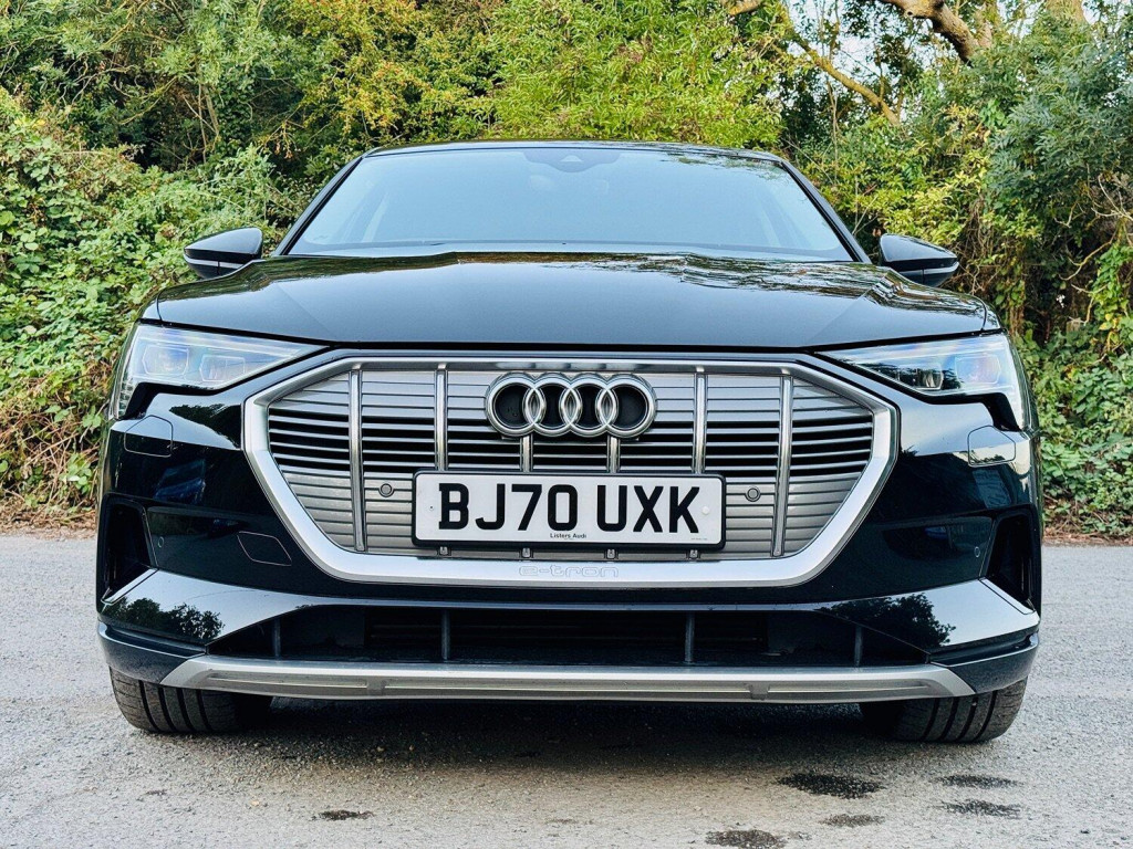 AUDI E-TRON