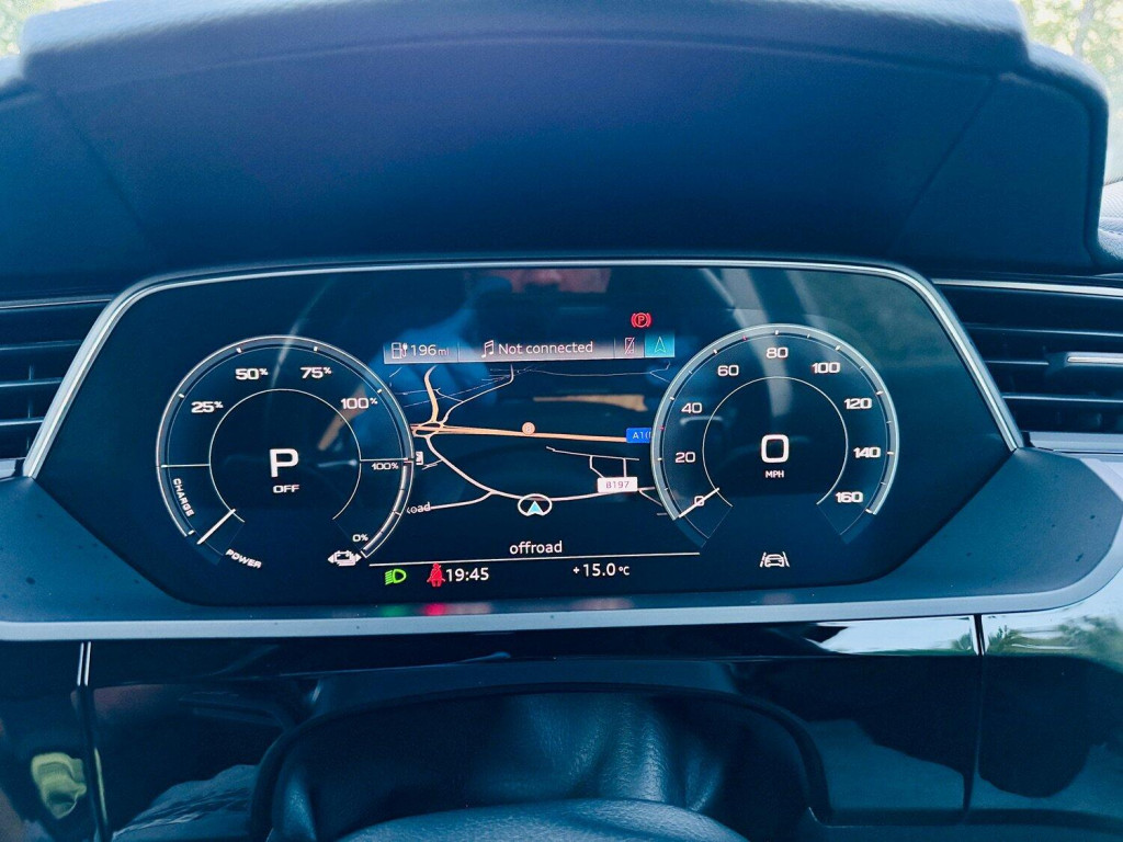 AUDI E-TRON