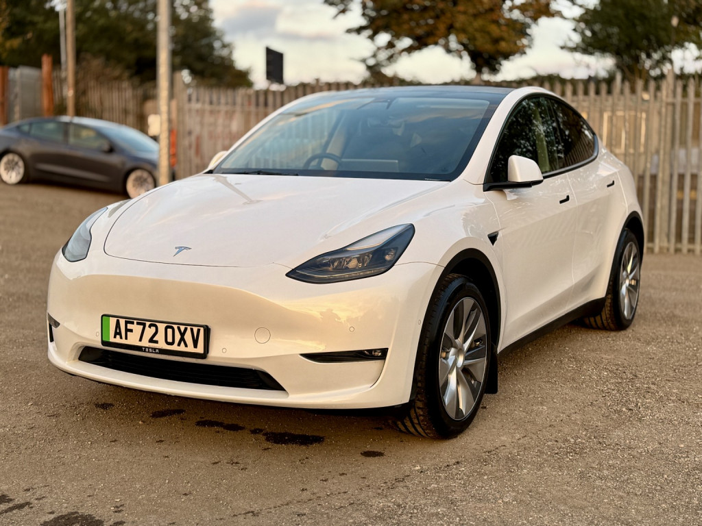TESLA MODEL Y