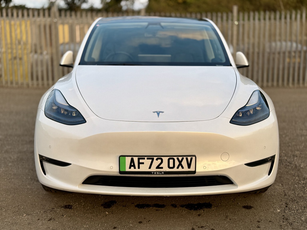 TESLA MODEL Y