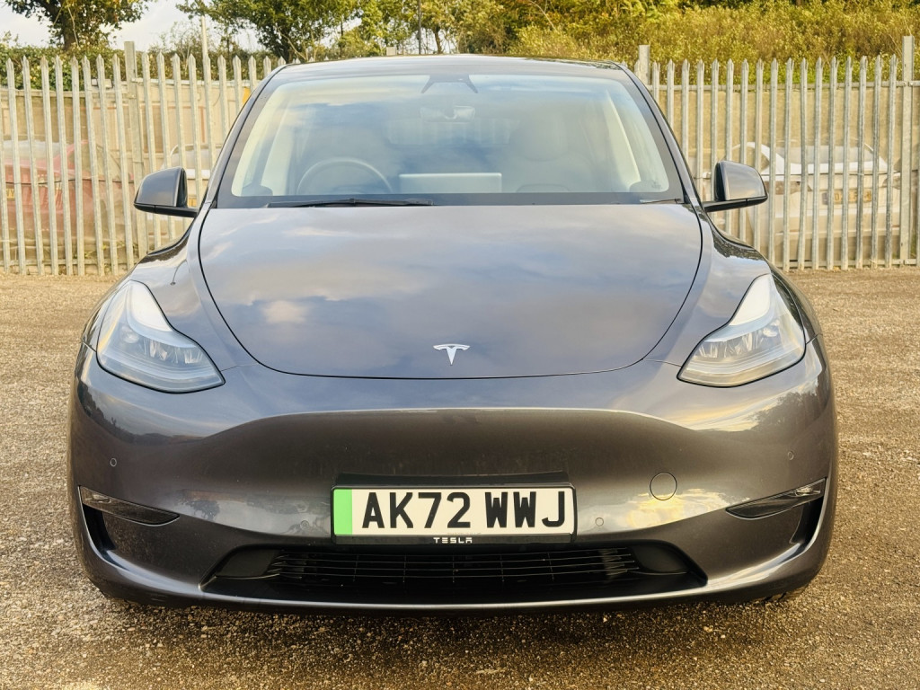 TESLA MODEL Y