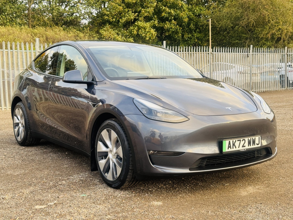 TESLA MODEL Y