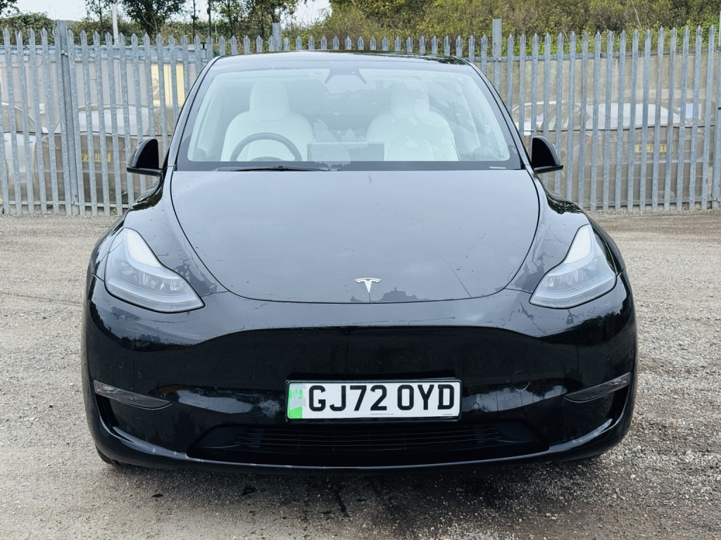 TESLA MODEL Y