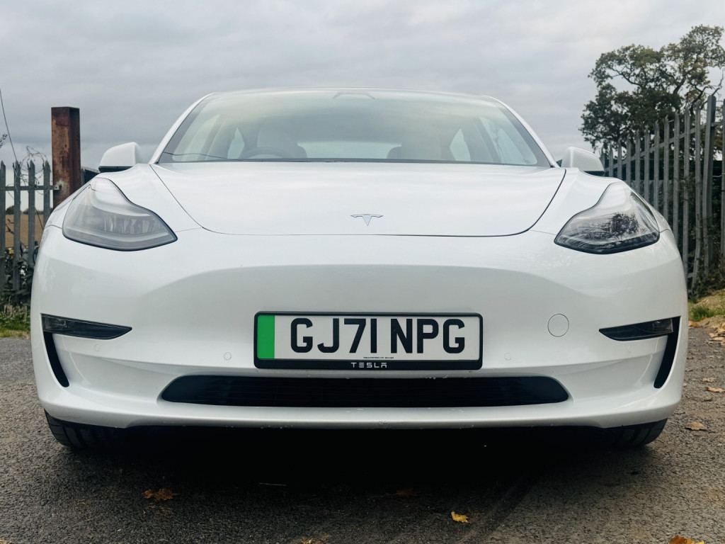 TESLA MODEL 3