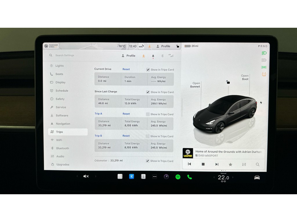 TESLA MODEL 3