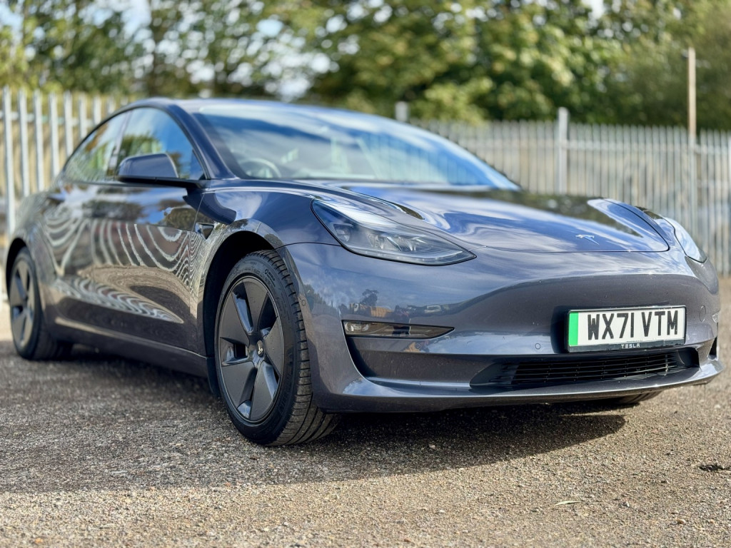 TESLA MODEL 3