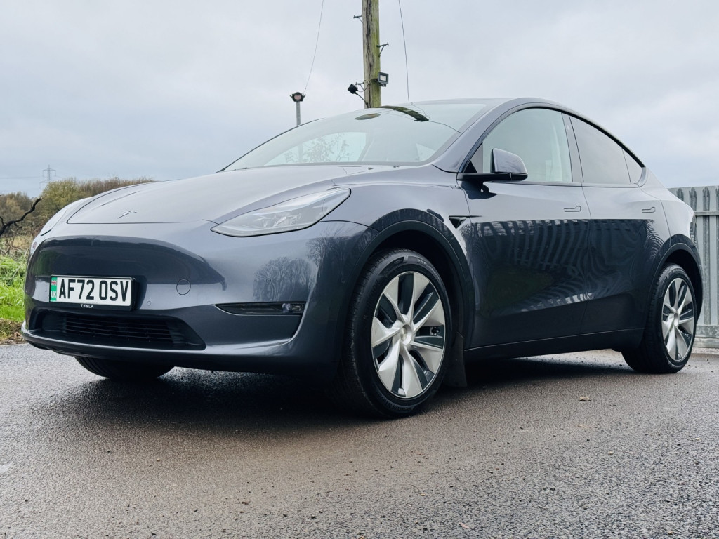 TESLA MODEL Y