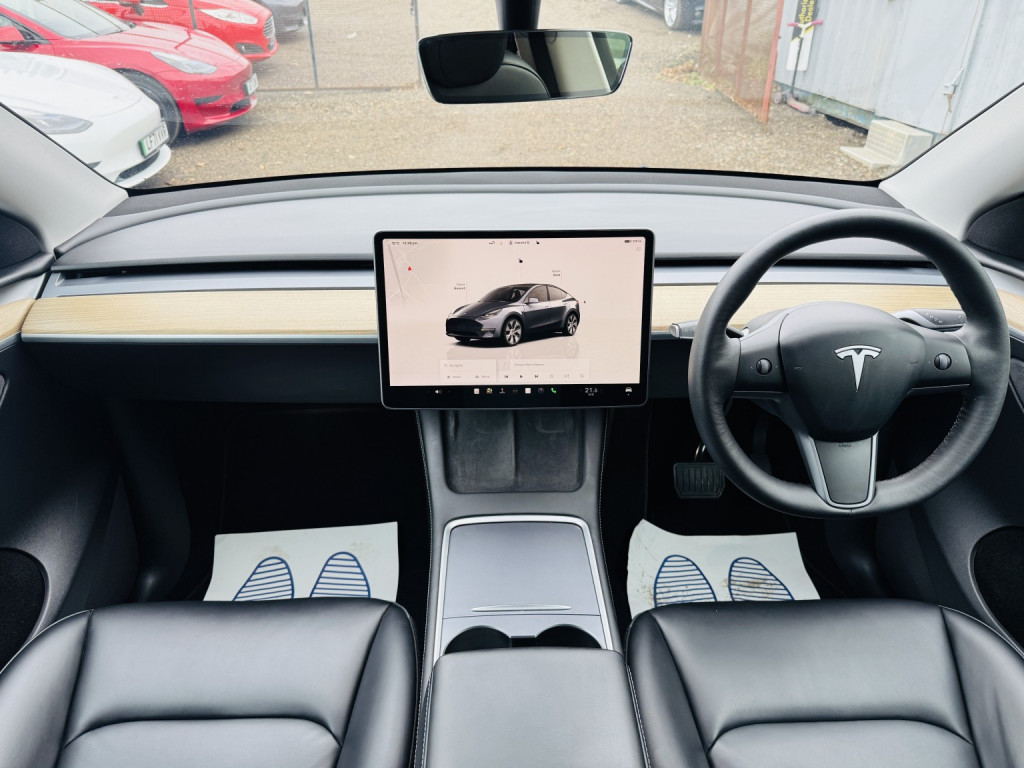 TESLA MODEL Y