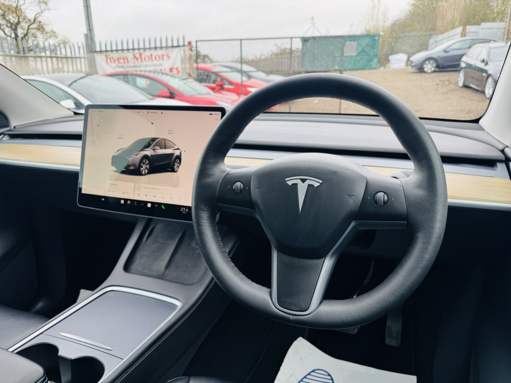 TESLA MODEL Y