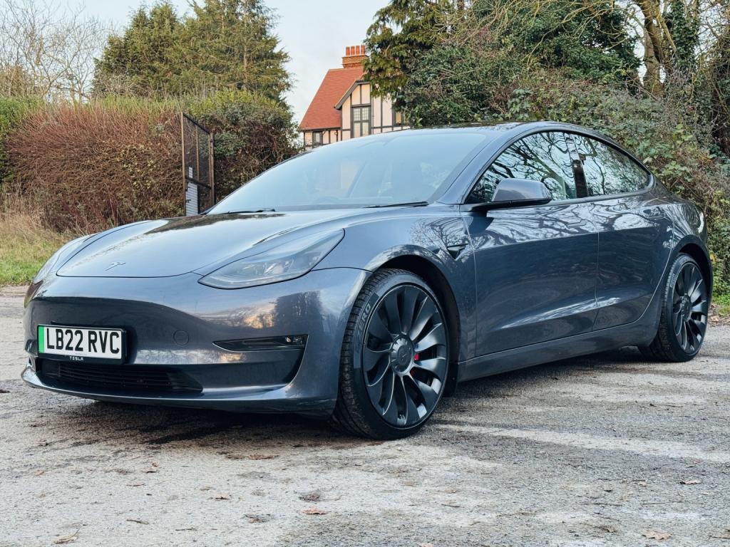 TESLA MODEL 3