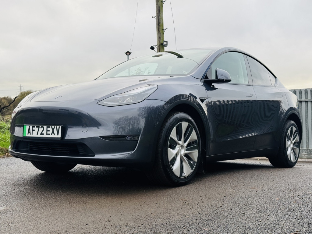 TESLA MODEL Y
