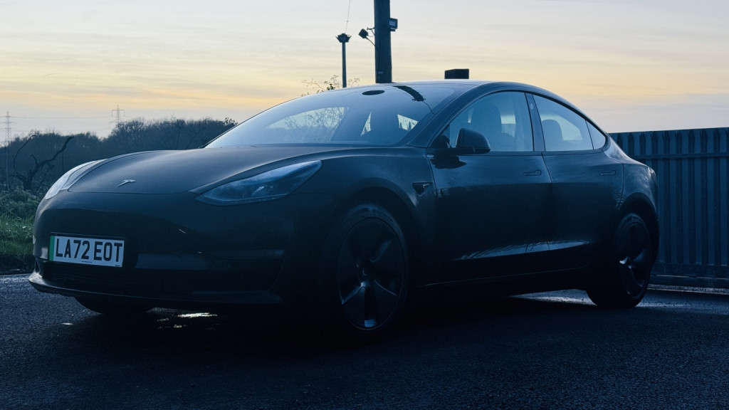 TESLA MODEL 3