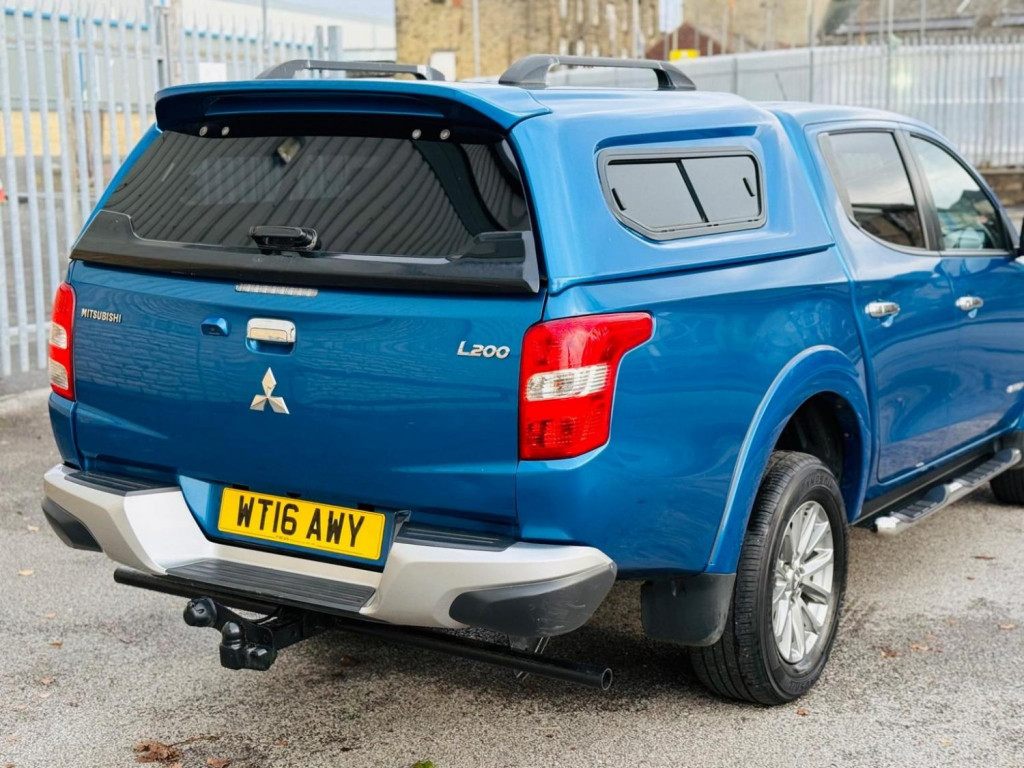 MITSUBISHI L200