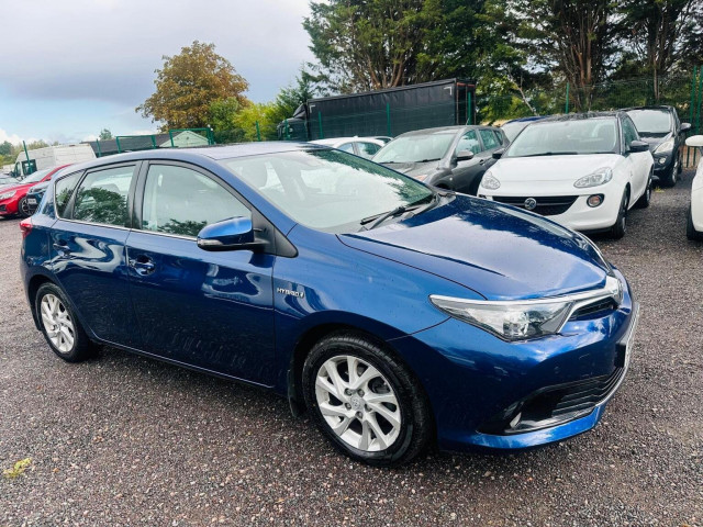 TOYOTA AURIS