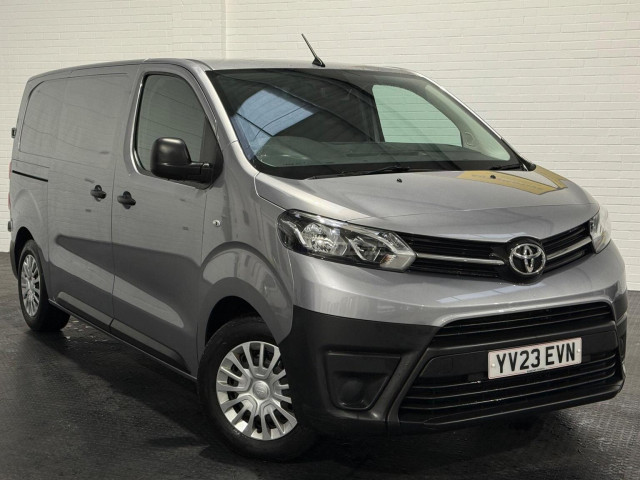 TOYOTA PROACE