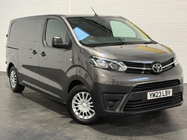 TOYOTA PROACE