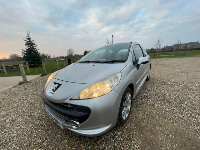 PEUGEOT 207 1.6 HDi Sport