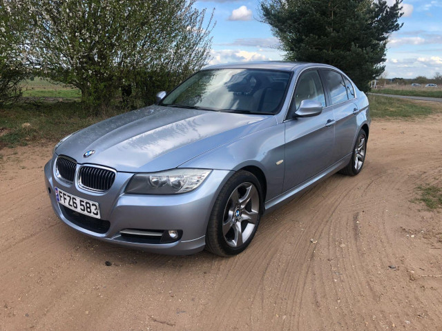BMW 3 SERIES 2.0 318i Exclusive Edition Saloon
