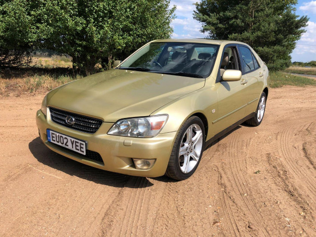 LEXUS IS 2.0 200 SE