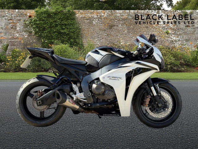 HONDA CBR1000RR Fireblade