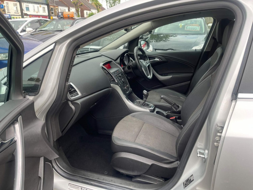 VAUXHALL ASTRA